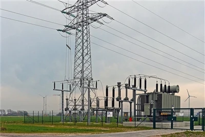 変圧器電流が90%を超える状態が長時間続くとどうなりますか?